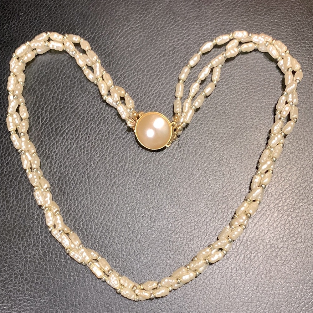 Vintage 3 strand faux baroque Pearl Necklace with beautiful clasp #318
